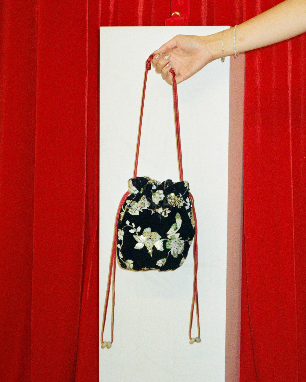Lotus Pouch