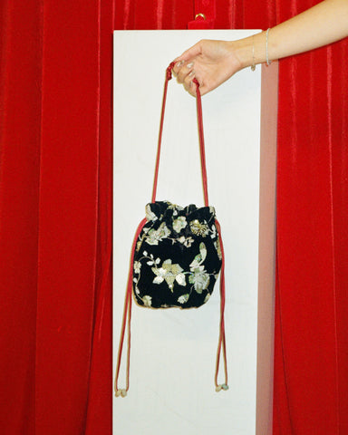 Lotus Pouch